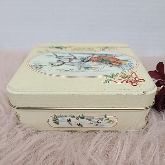 Vintage Metal Tin Horse Drawn Christmas Sleigh Petits Fours Made in USA - Picture 7 of 12